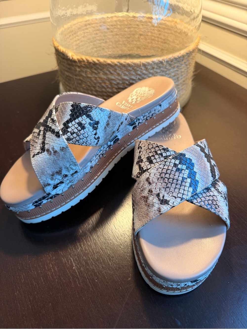 VINCE CAMUTO Snake-Print Crossband Platform Sandals in Neutral Tones